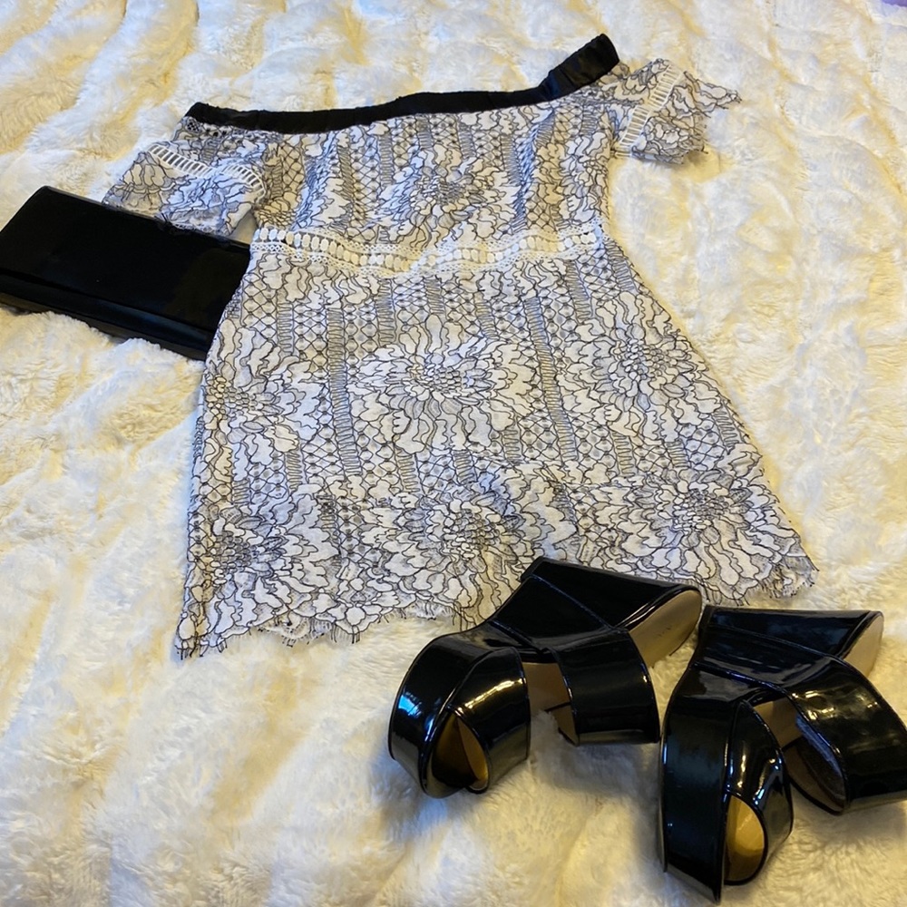 Must have floral mini dress with cut-out details & lining - Picture 1 of 3